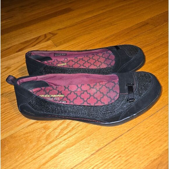 Skechers Black Suede Slip On Flats Womens Size 11 - Picture 1 of 7